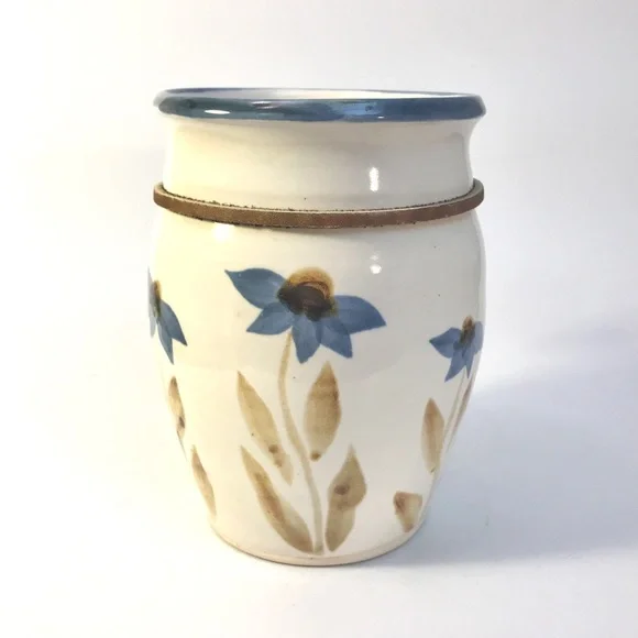 Art Pottery Wall Pocket Vase 6” Blue Daisy Flower Arts North Nova Scotia - Picture 10 of 10